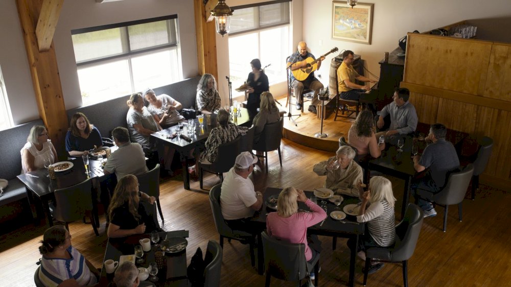 Afternoon Ceilidh at Glenora Inn and Distillery