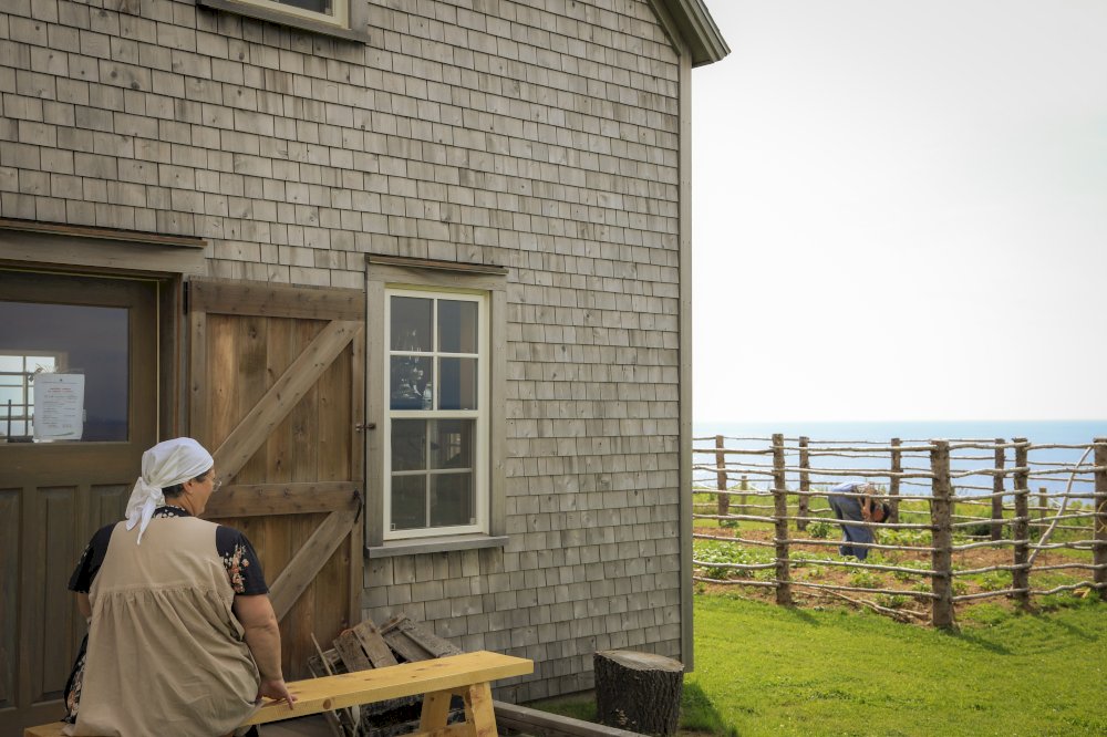Charlo et Zabeth au Cap-Rouge –  Mkwesaqtuk / Cap-Rouge Interpretive House